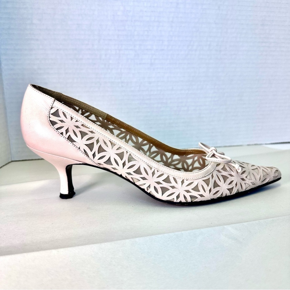 STEWART WEITZMAN KITTEN HEEL MESH PUMP W/ LEATHER BOW WOMENS SZ 7